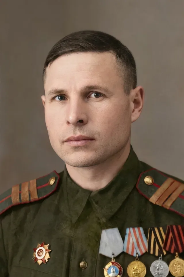 Что делать с заломами в военном билете — фотография после восстановления, возвращены цвет и резкость