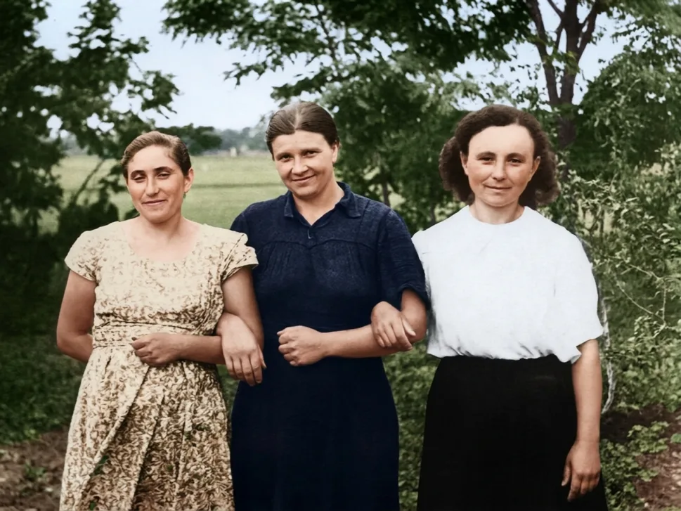 Документальная точность лиц — фотография после восстановления, возвращены цвет и резкость