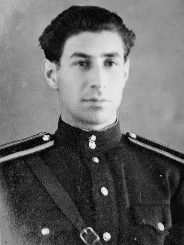 Печать любимого портрета на холсте — старая фотография до восстановления