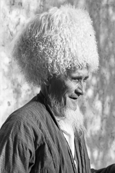 Портреты дедушек и бабушек — старая фотография до восстановления