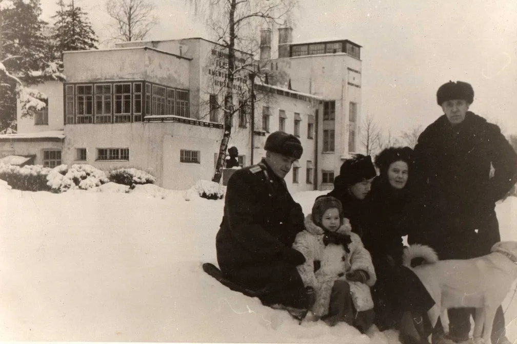 Разбор: если кадр получился слишком темным — старая фотография до восстановления