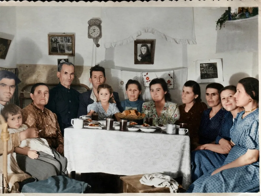 Разбор: фотокнига — летопись вашей жизни — фотография после восстановления, возвращены цвет и резкость