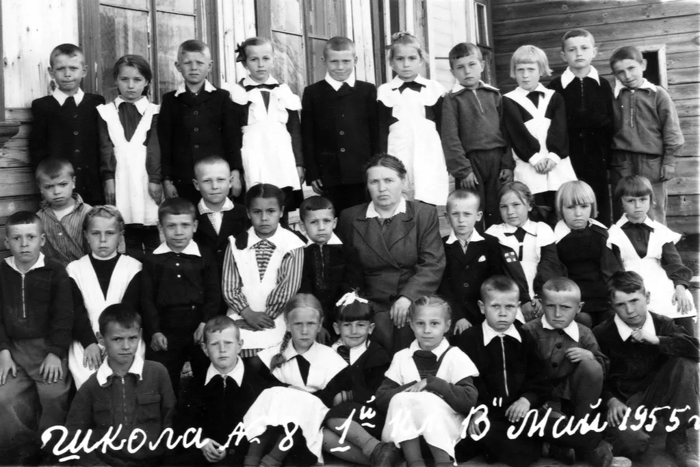 Разбор: школьные виньетки: чтобы каждый был узнан — старая фотография до восстановления