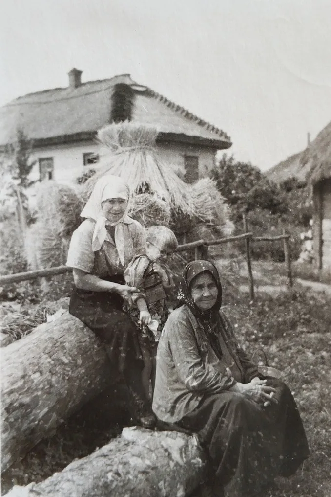 Разбор: снимки, залитые водой — старая фотография до восстановления
