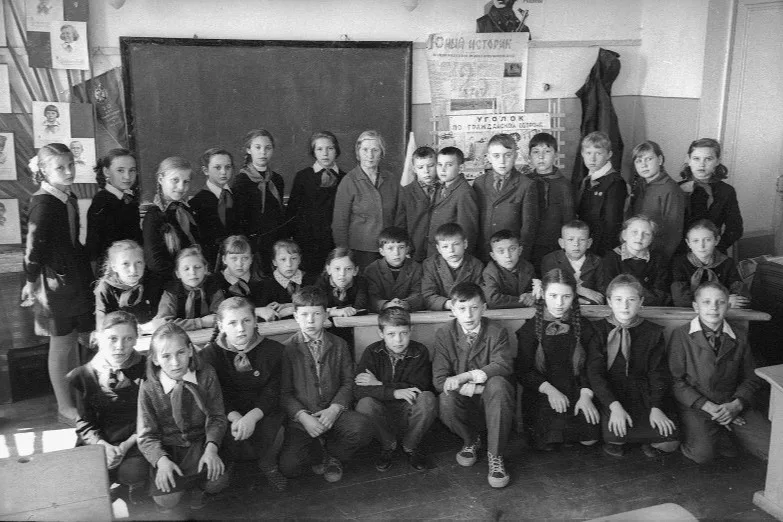 Школьные виньетки: чтобы каждый был узнан — старая фотография до восстановления