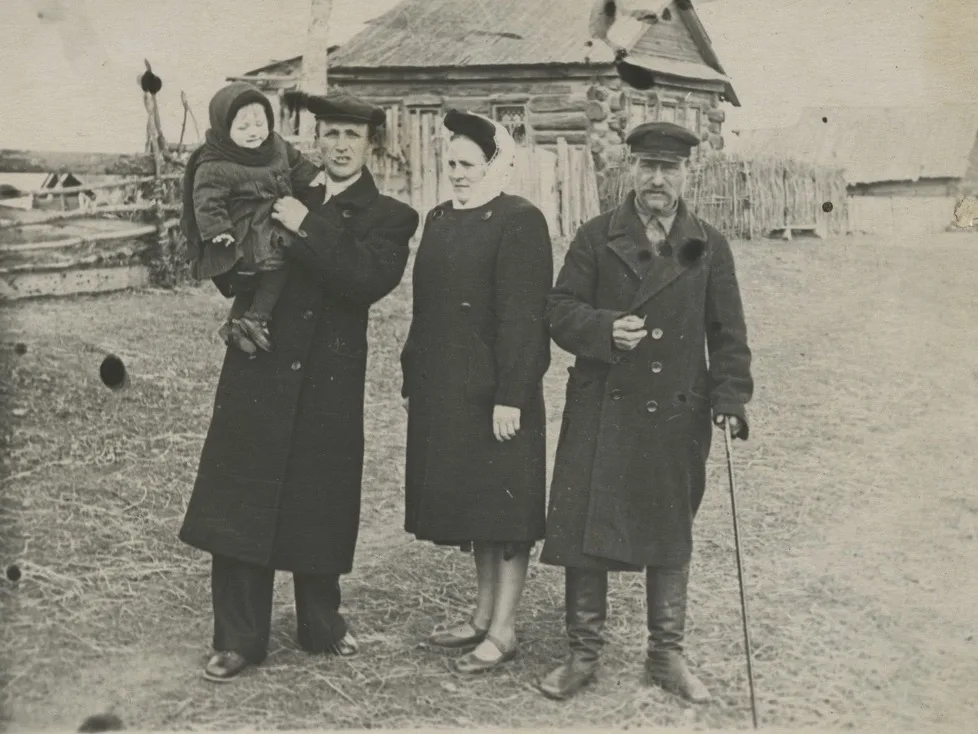 Совет: оформление обложки альбома — старая фотография до восстановления