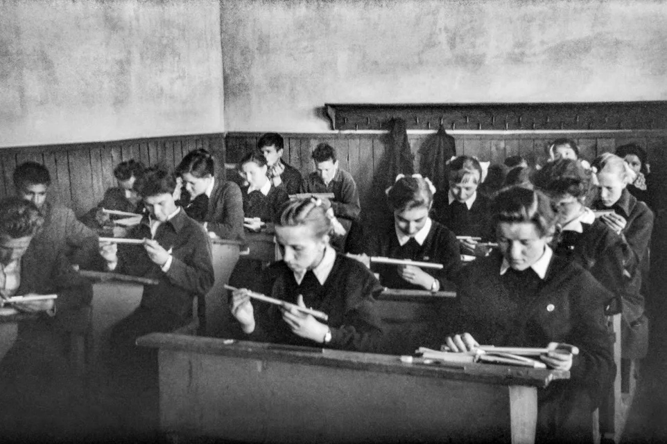 Совет: отправляем сюрприз в одноклассники — старая фотография до восстановления