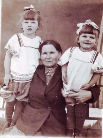 Совет: светлая память о родителях — старая фотография до восстановления