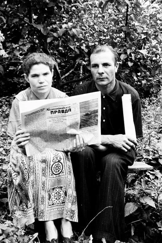Светлая память о родителях — старая фотография до восстановления